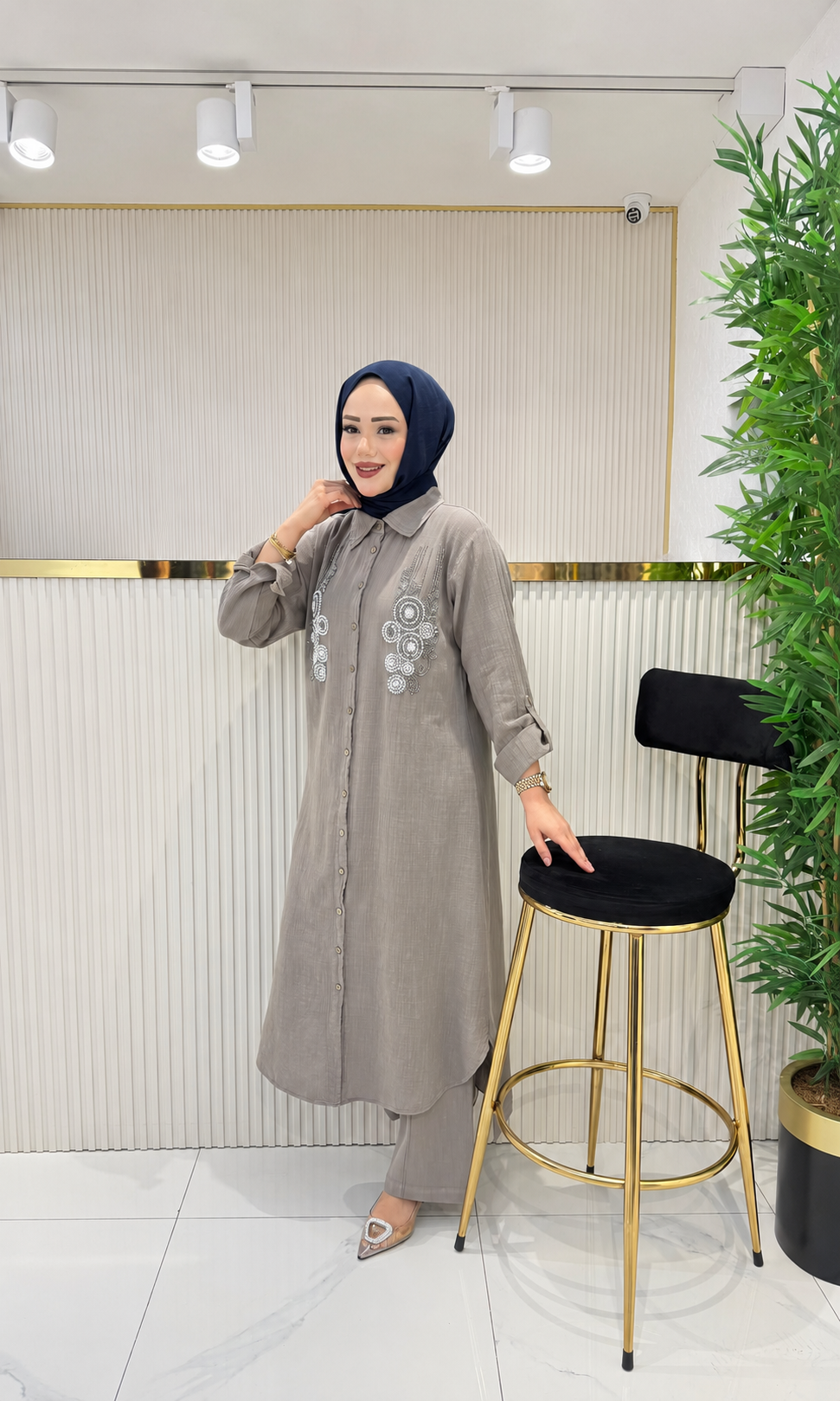 Embroidered Linen Two Piece Set - Image 3