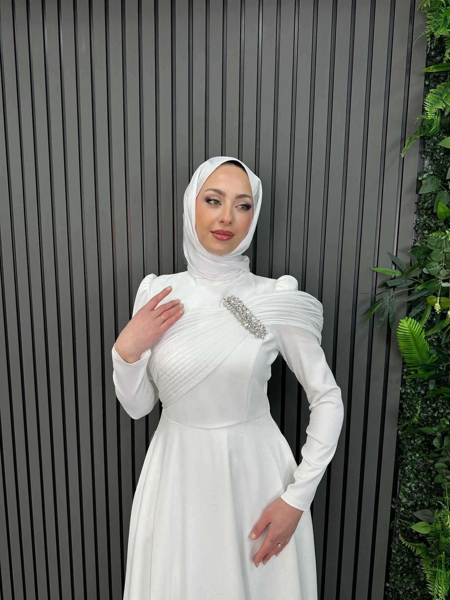 Elegance White Evening Dress - Image 2