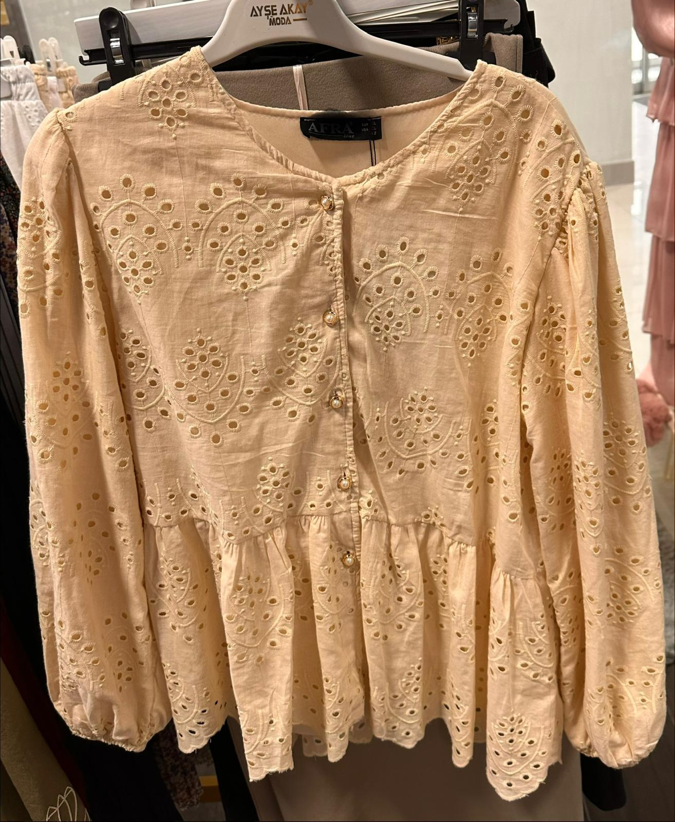 Broderie Lace Peplum Tunic Blouse - Image 19