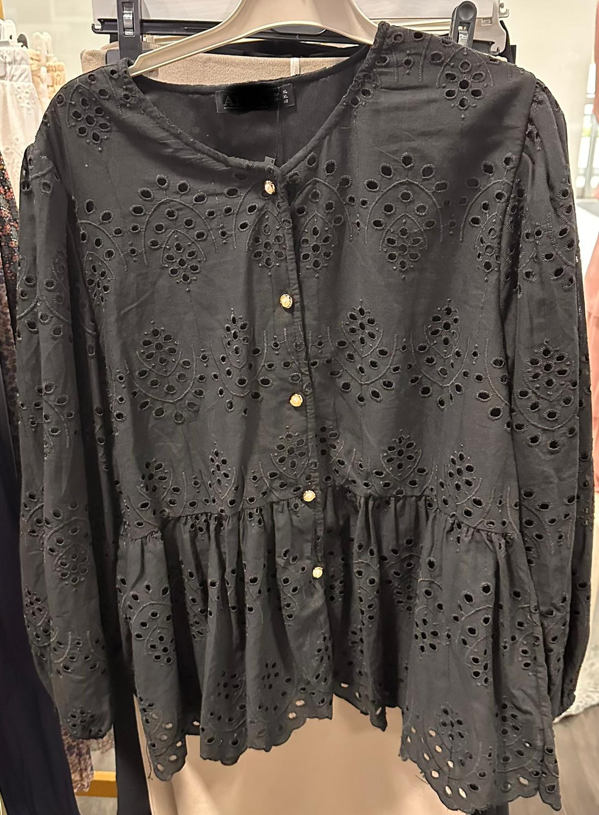 Broderie Lace Peplum Tunic Blouse - Image 15