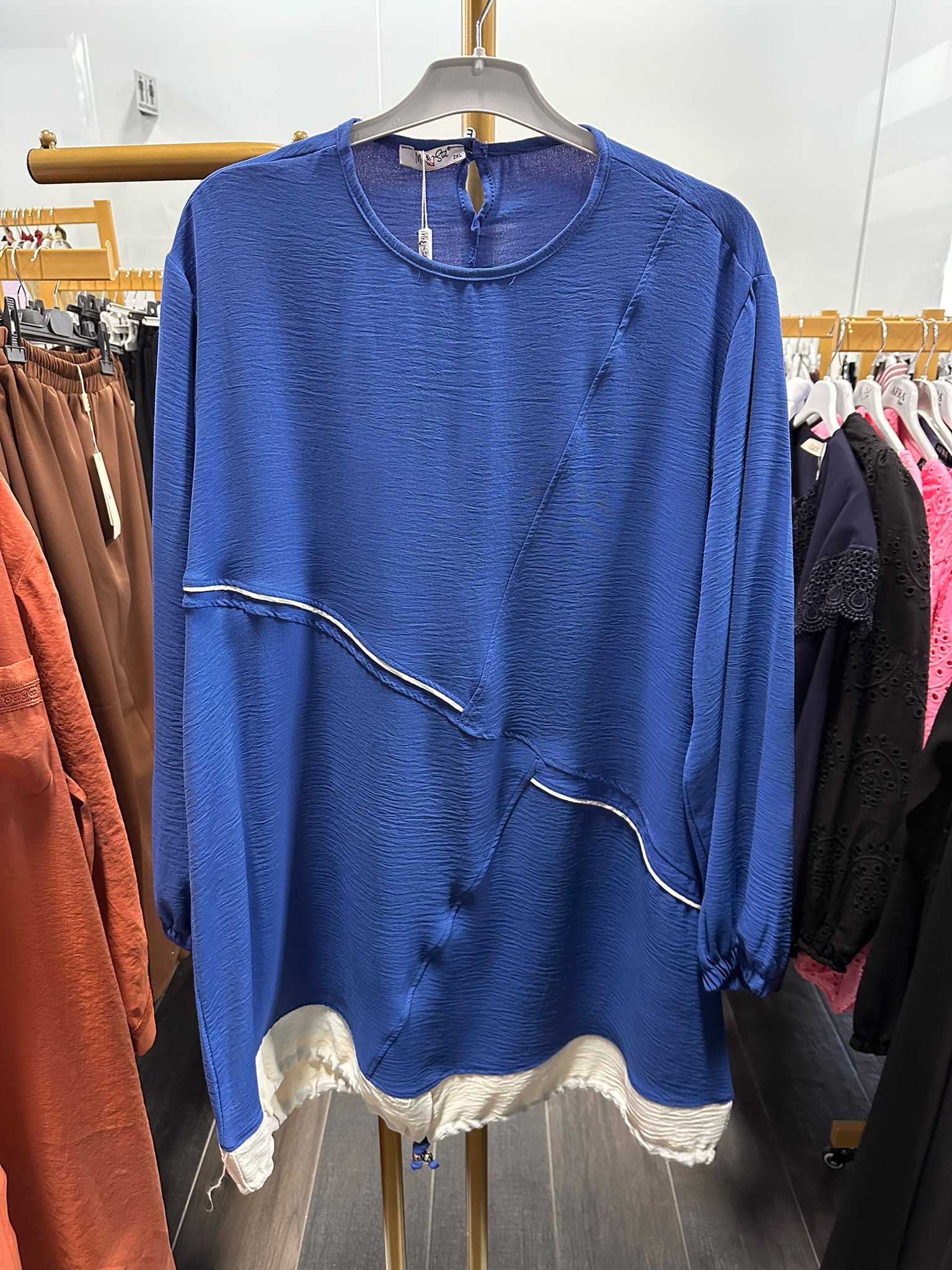 Elegant Ayrobin Modest Tunic - Image 11