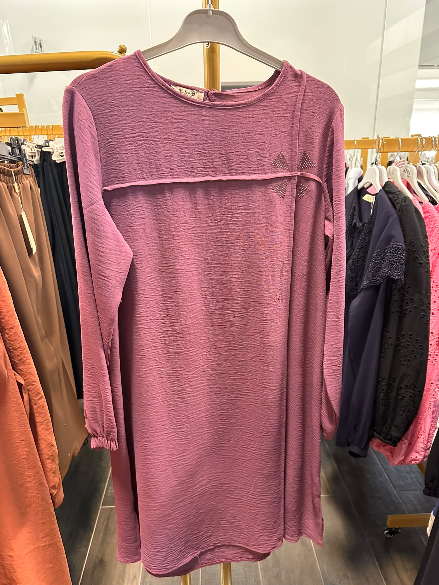 Elegant Ayrobin Modest Tunic - Image 12