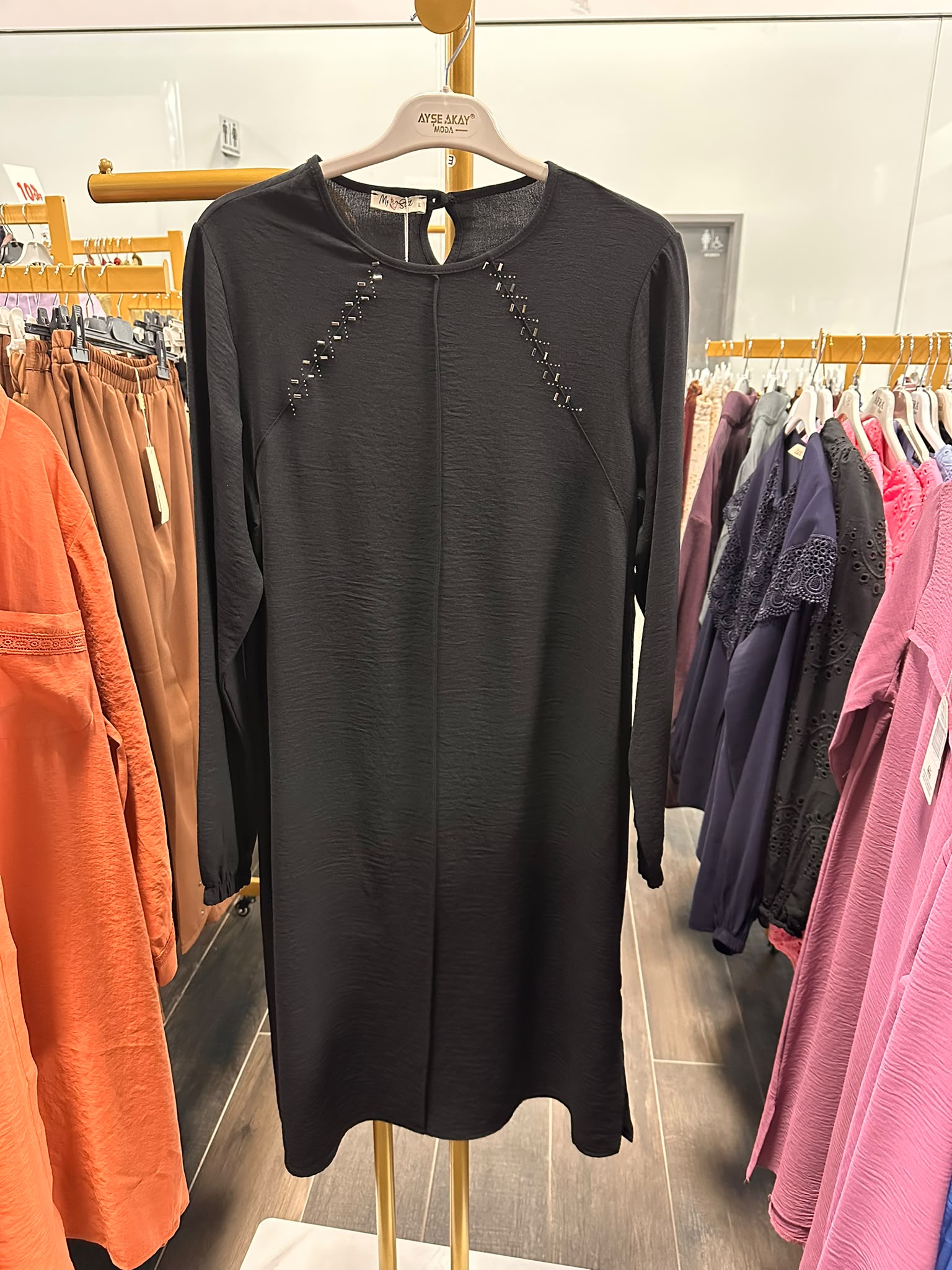 Elegant Ayrobin Modest Tunic - Image 2