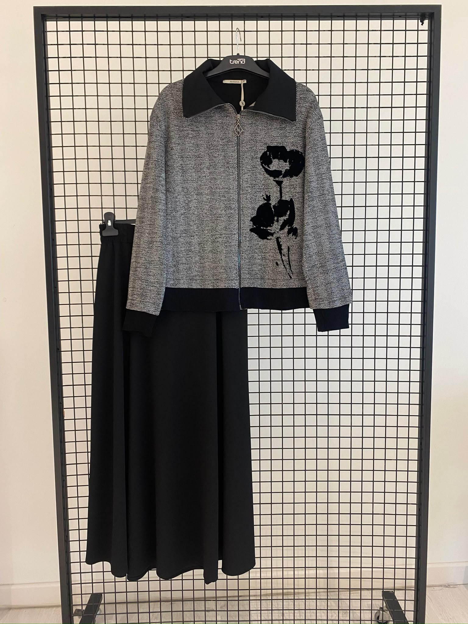 Floral Zip-Up Knit Jacket & Skirt Set - Image 2